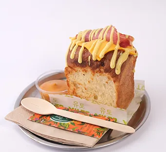 Dana Bacon (Medium)